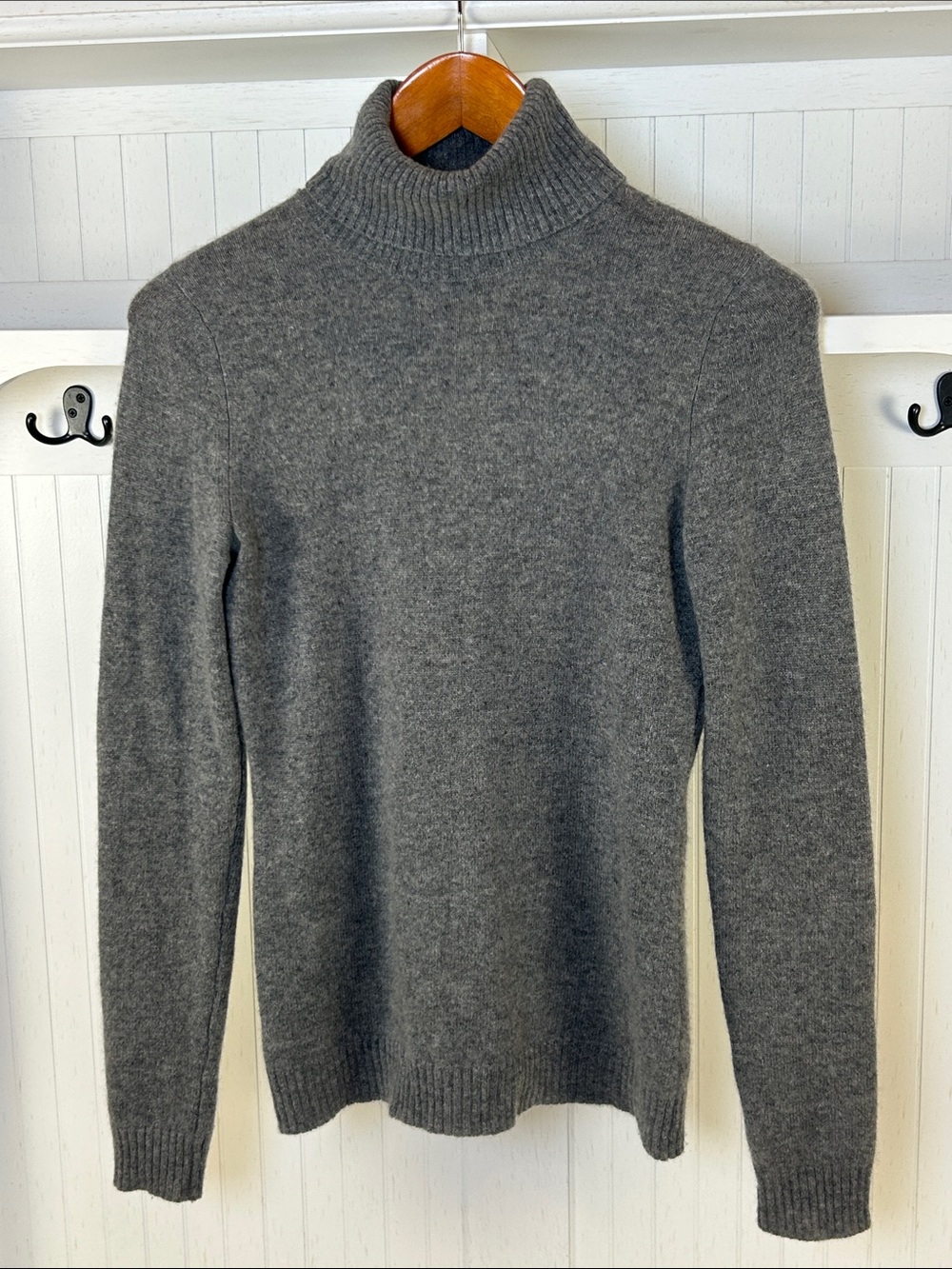 Barneys New York 100% Cashmere Turtleneck Sweater Gray S